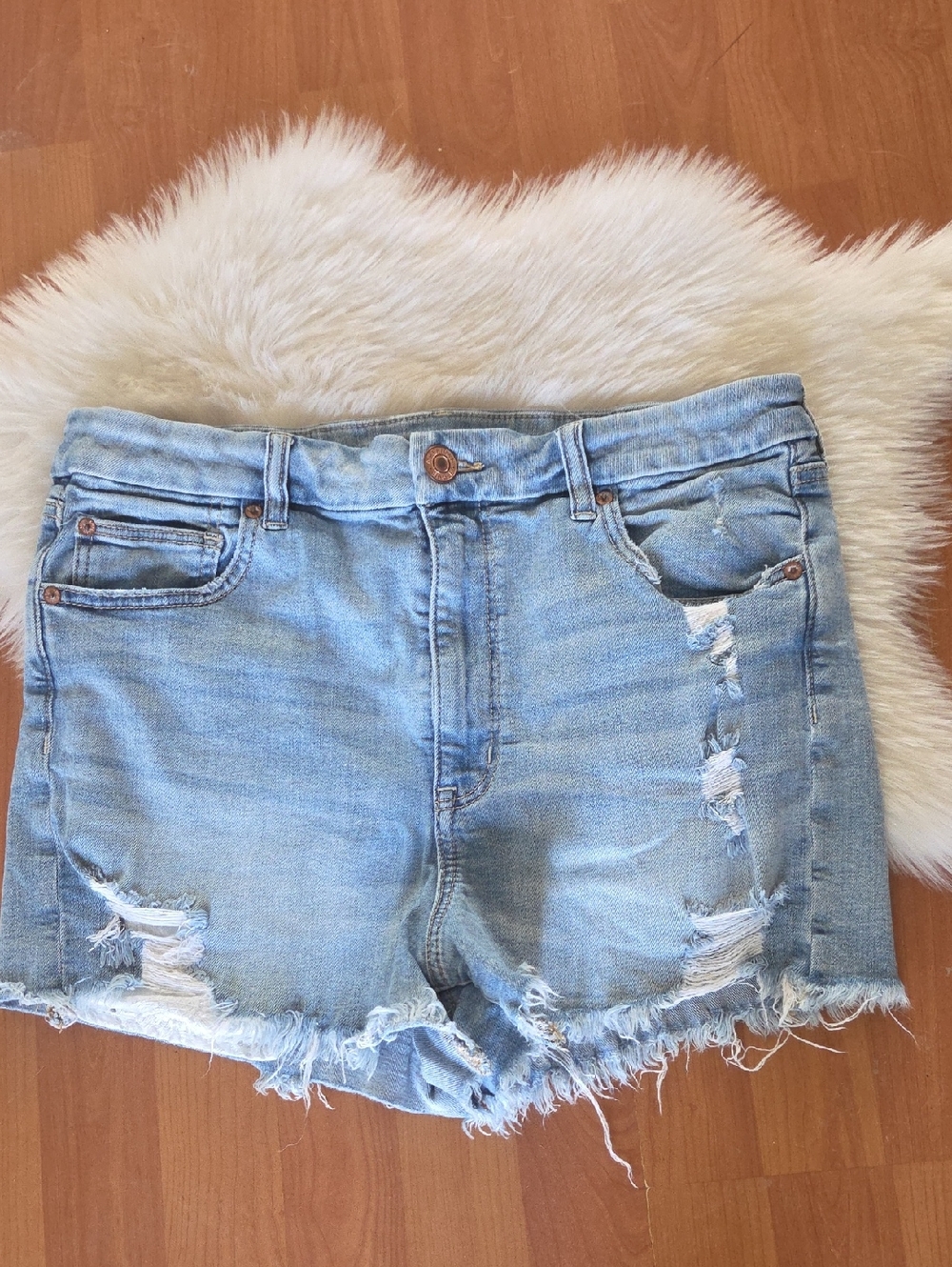 American Eagle Outfitters Curvy Hi Rise Shortie Distressed Sz 14